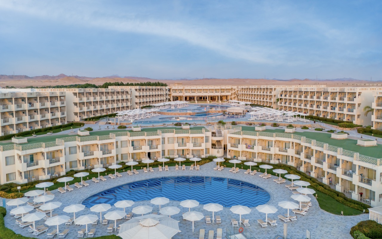Sirena Aqua Park Beach Resort
