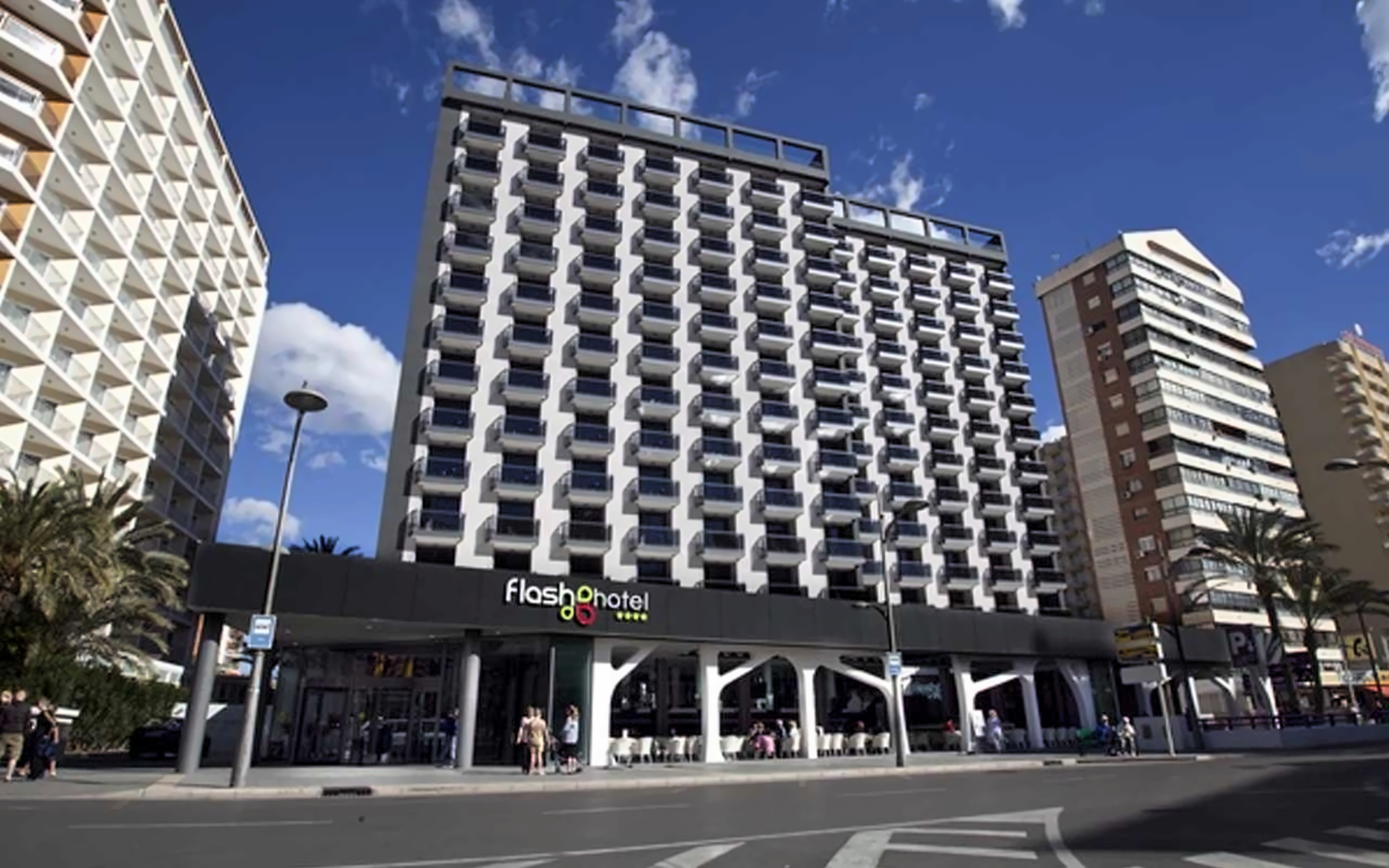 Flash Hotel (Adults Only)