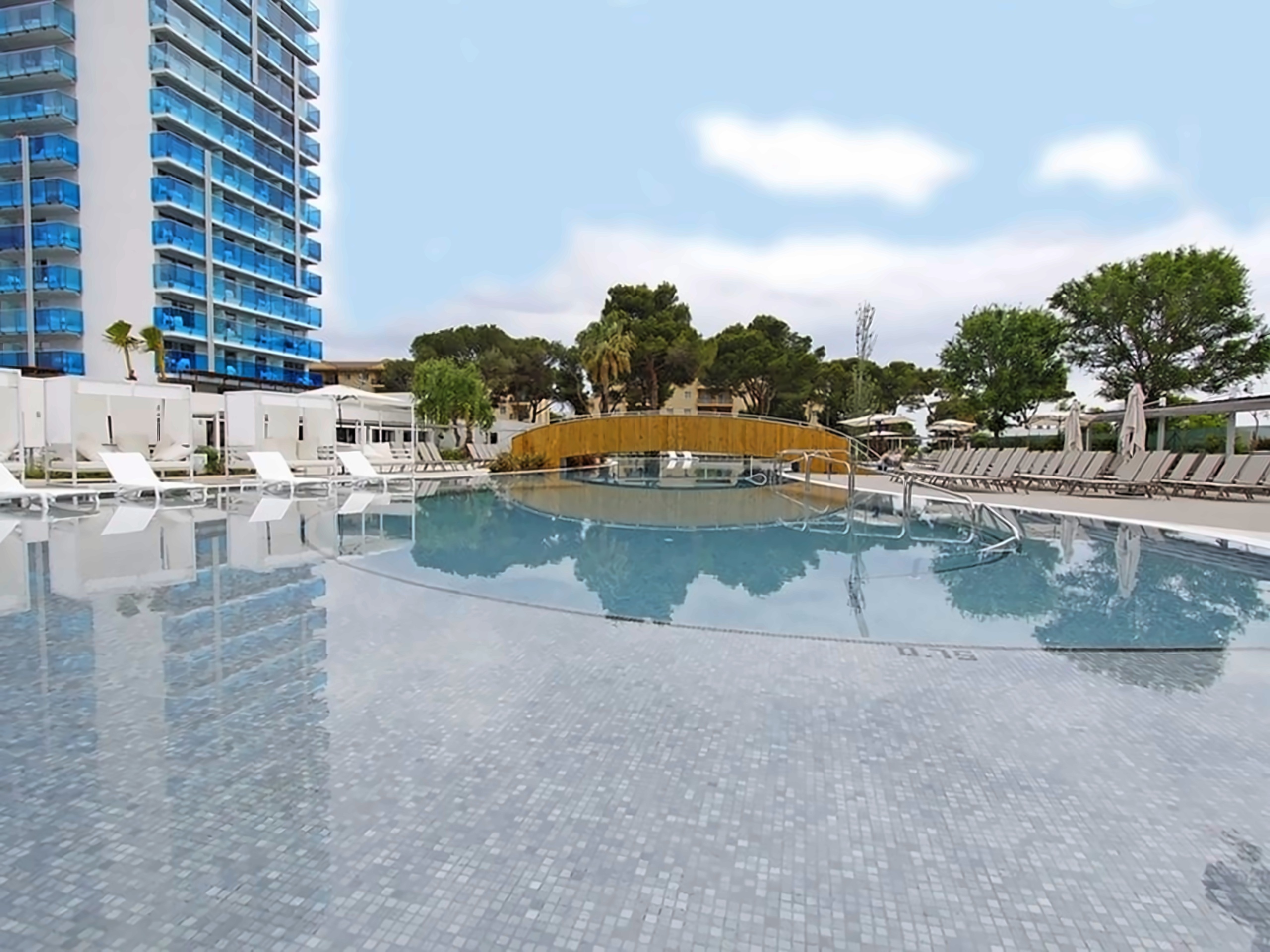 TONGA TOWER DESIGN HOTEL & SUITE