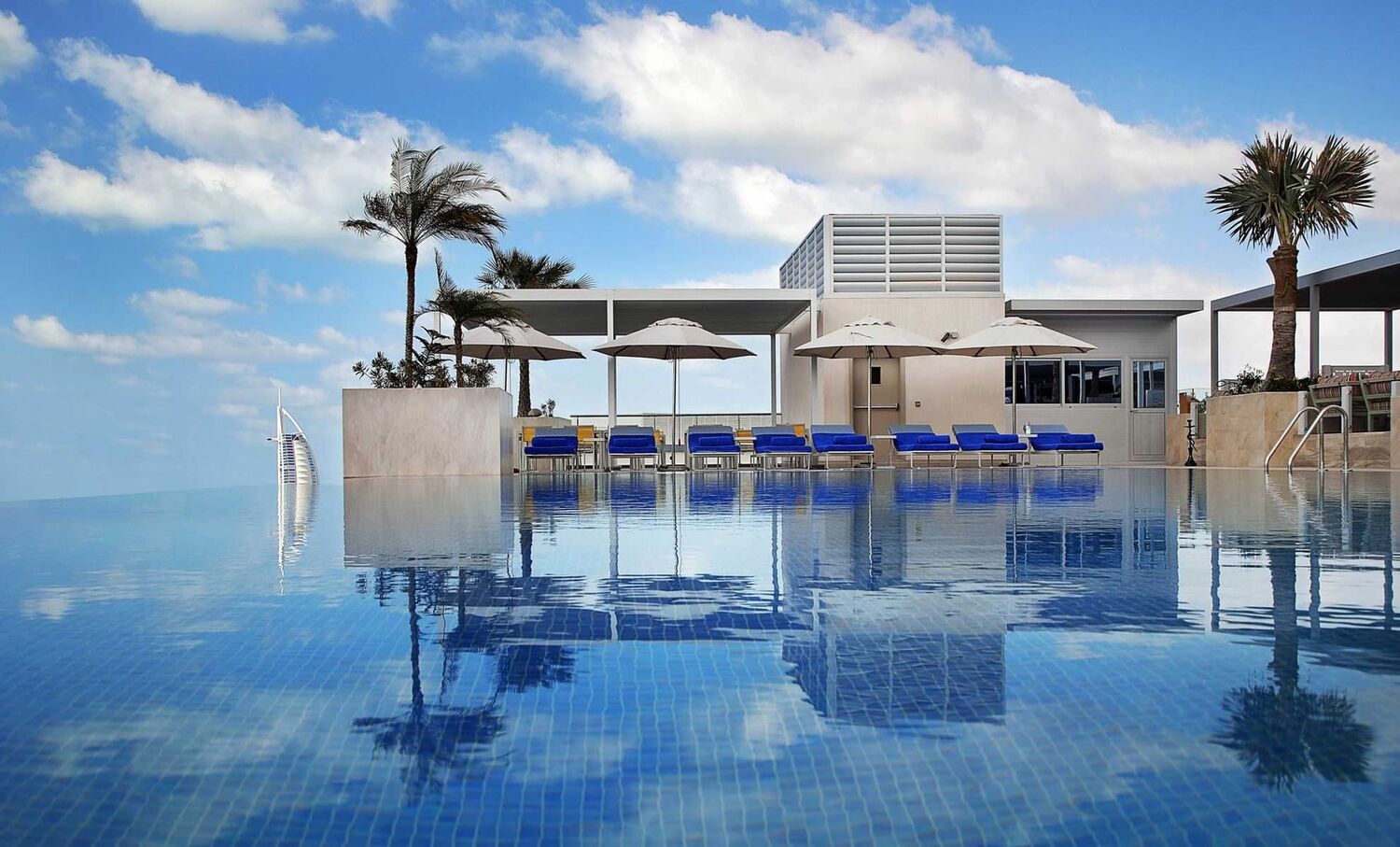 Grand Cosmopolitan Hotel