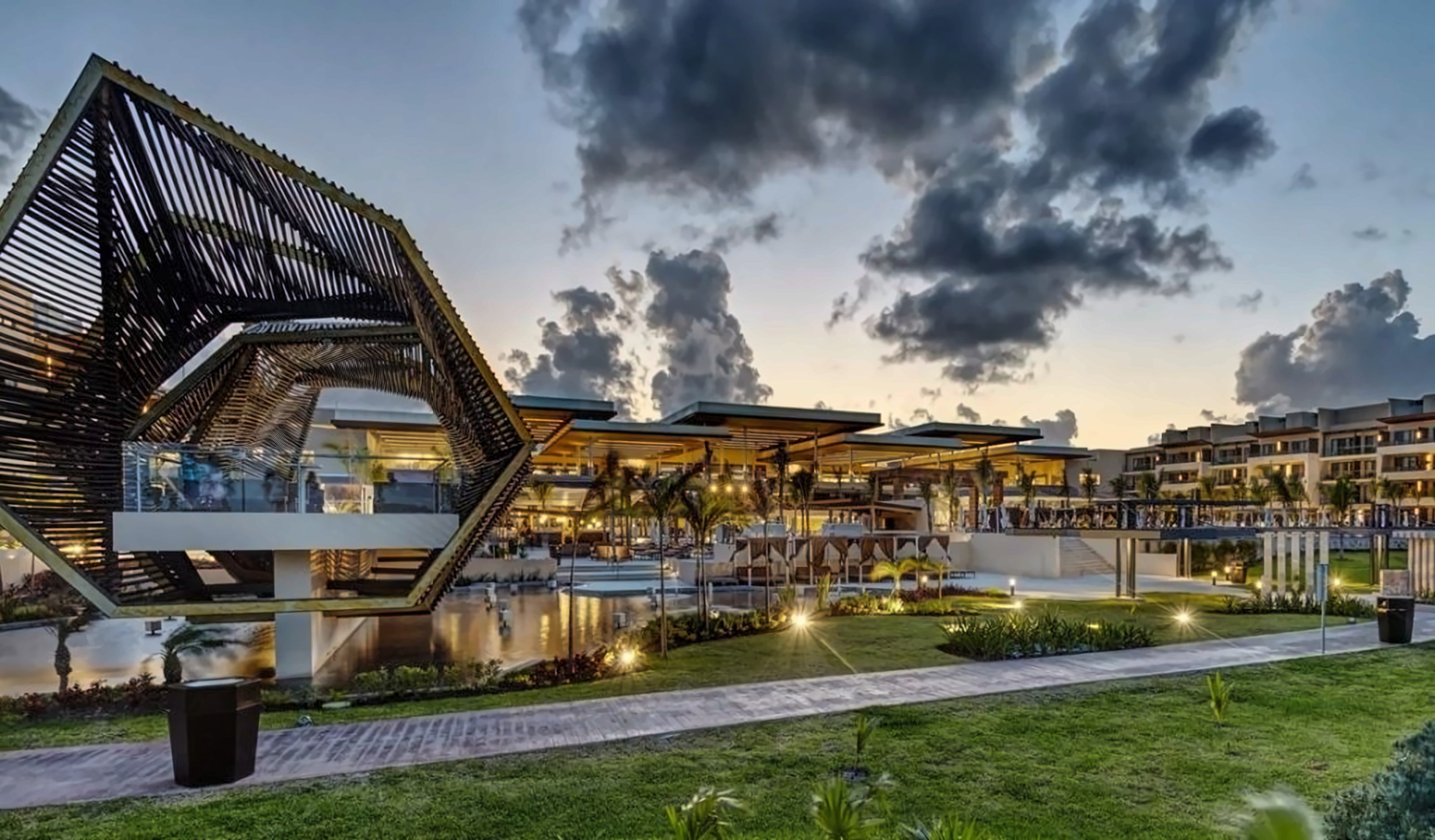 Royalton Riviera Cancun - Newly Renovated Resort