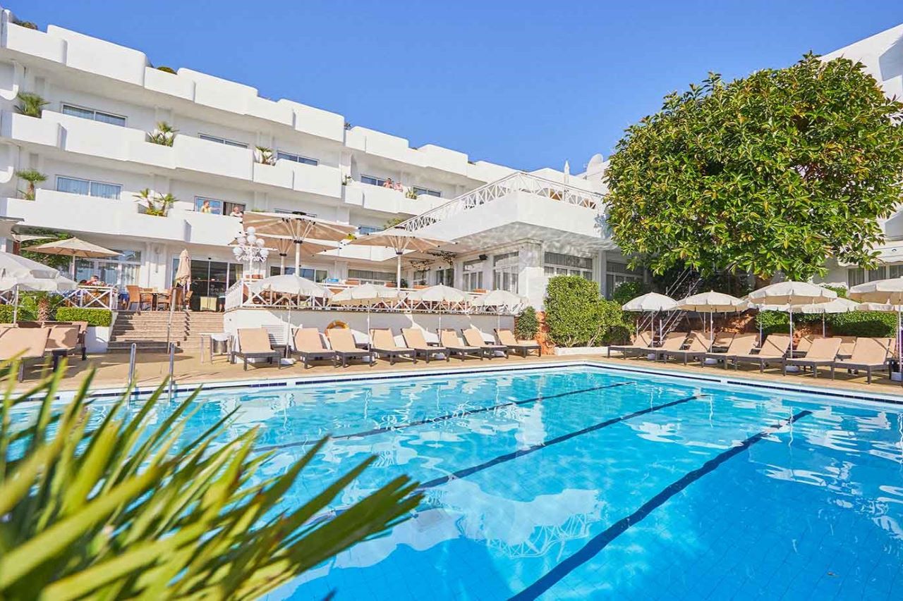 Hotel Rocamarina