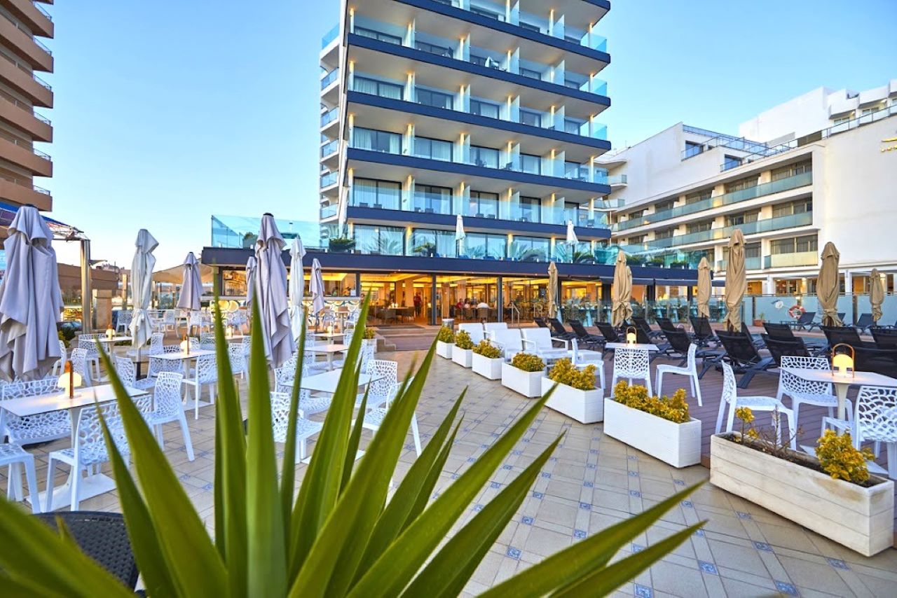 Negresco (Adults Only)