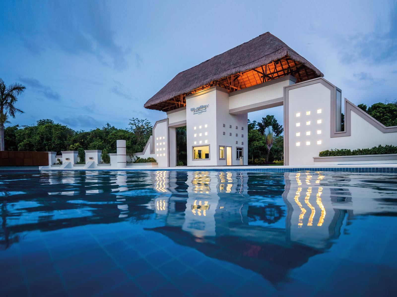 BlueBay Grand Esmeralda
